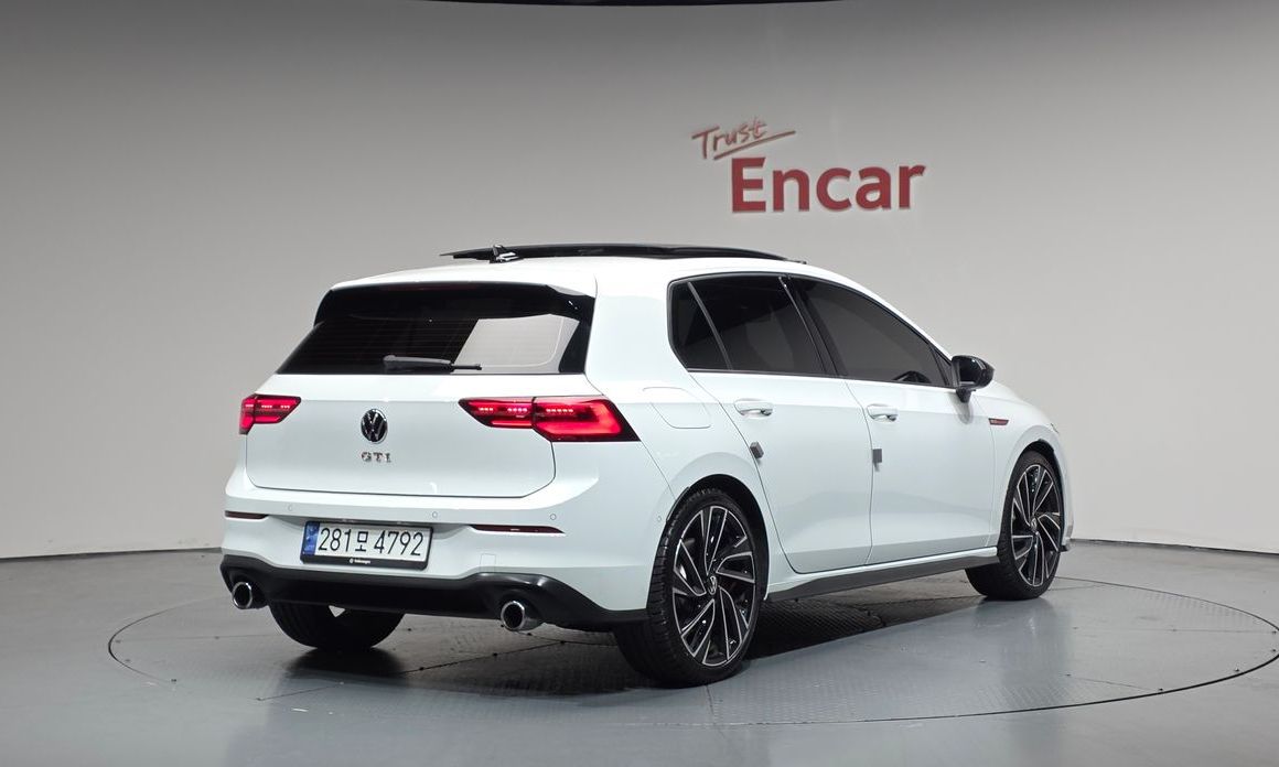 Volkswagen Golf 2.0 GTI, 2024