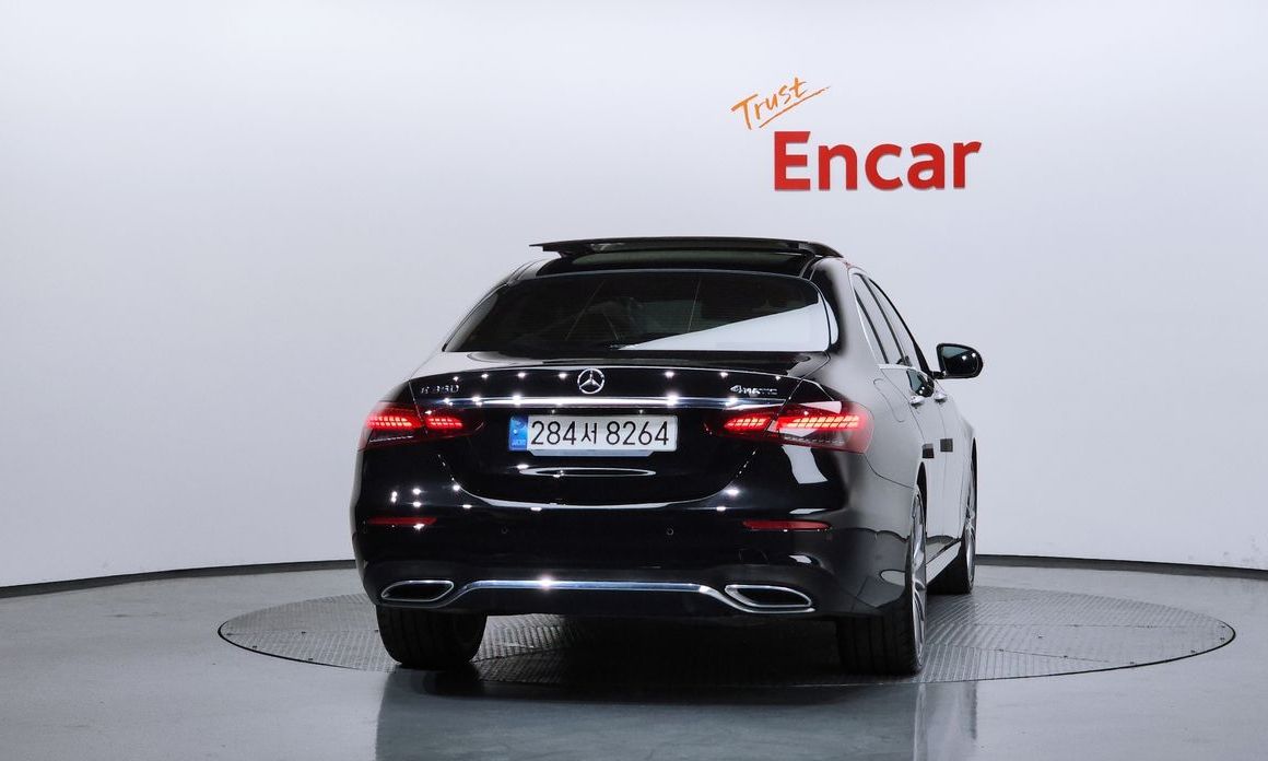Mercedes-Benz E-Class E350 4MATIC AMG Line, 2022