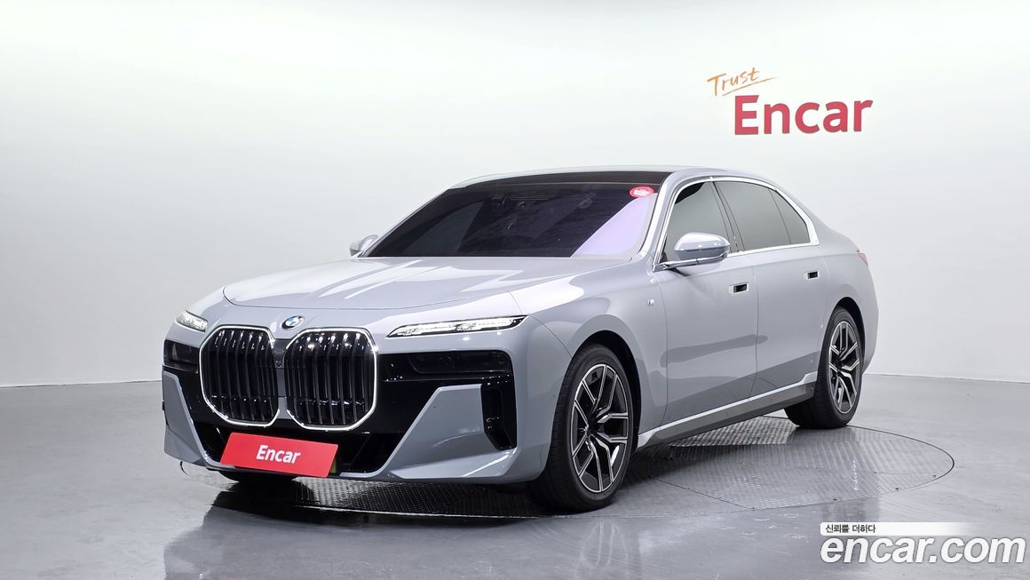 BMW 7-Series 740i xDrive M Sport, 2025