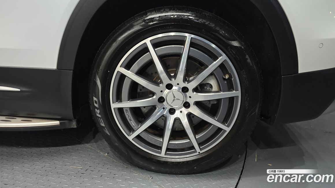 Mercedes-Benz GLB-Class AMG GLB35 4MATIC, 2023