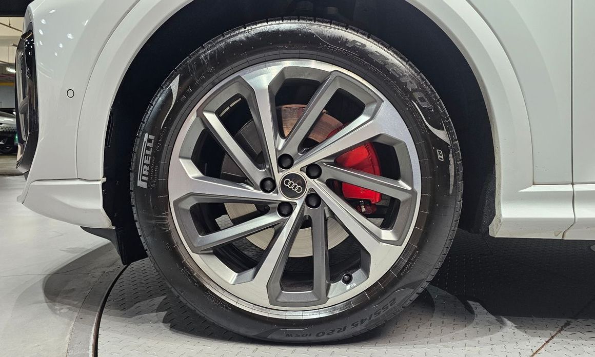 Audi Q5 40 TDI Quattro S Line Black Edition, 2025