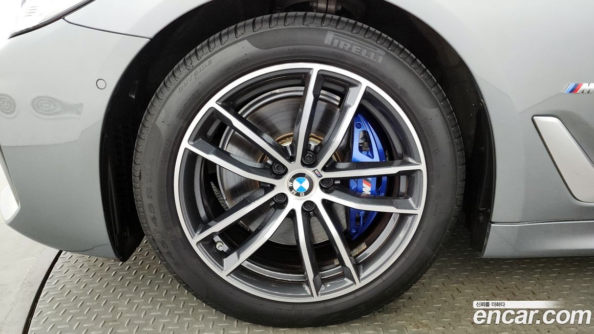 BMW 5-Series 520i M Sport, 2023