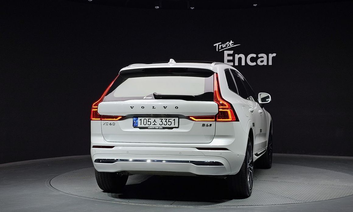 Volvo XC60 B6 Ultra Bright, 2025