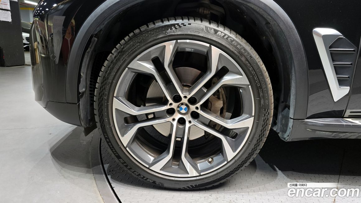 BMW X5 xDrive 40i xLine, 2024