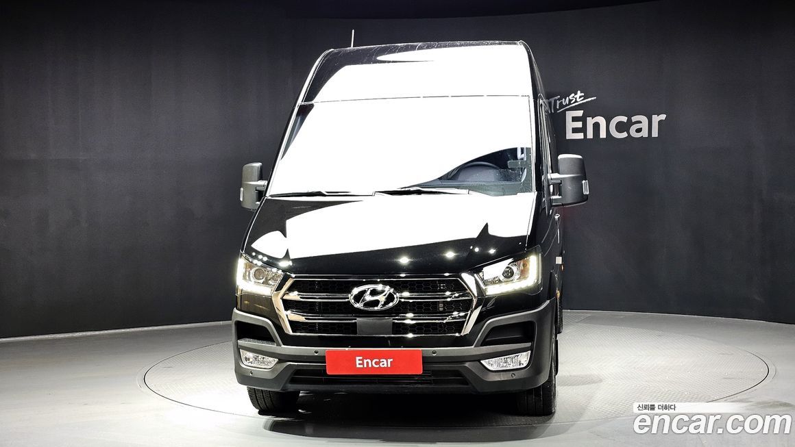 Hyundai Solati 15-seater, 2025