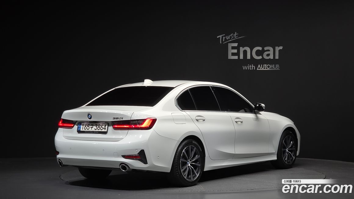 BMW 3-Series 320i, 2022