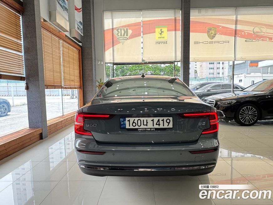 Volvo S60 B5 Ultimate Bright, 2023