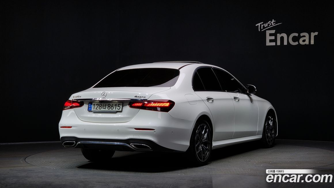 Mercedes-Benz E-Class E220d 4MATIC AMG Line, 2023