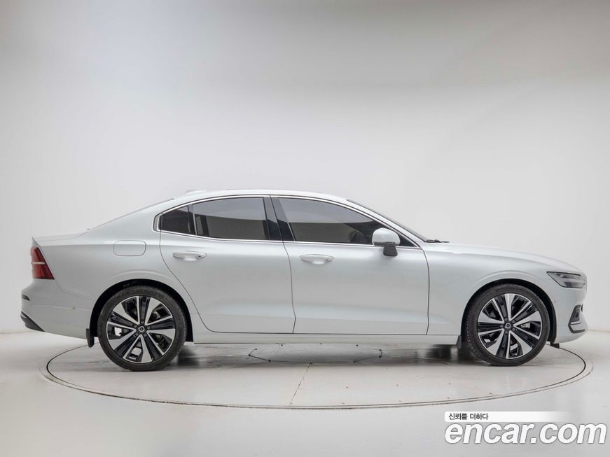 Volvo S60 B5 Ultimate Bright, 2024