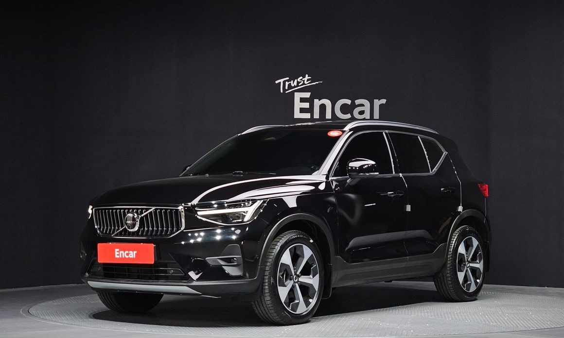 Volvo XC40 B4 Ultimate Bright, 2024