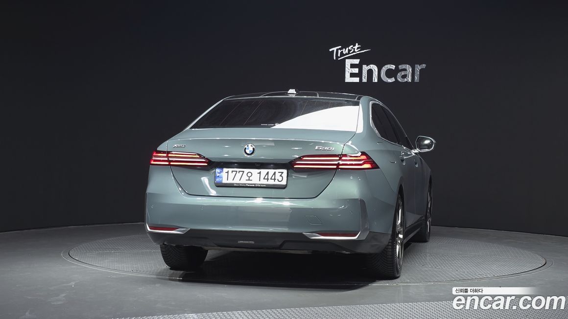 BMW 5-Series 530i xDrive, 2024