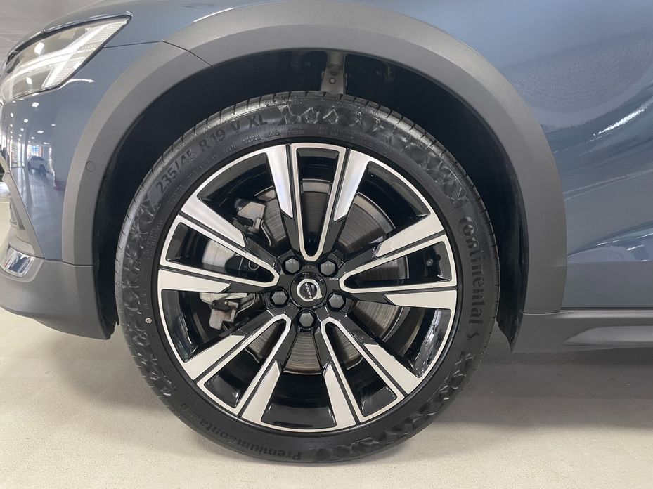 Volvo V60 B5 Ultimate AWD, 2024