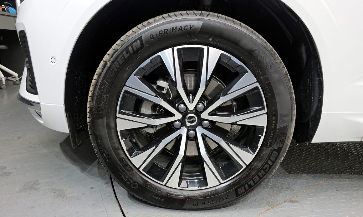 Volvo XC60 B5 Ultra Bright, 2025