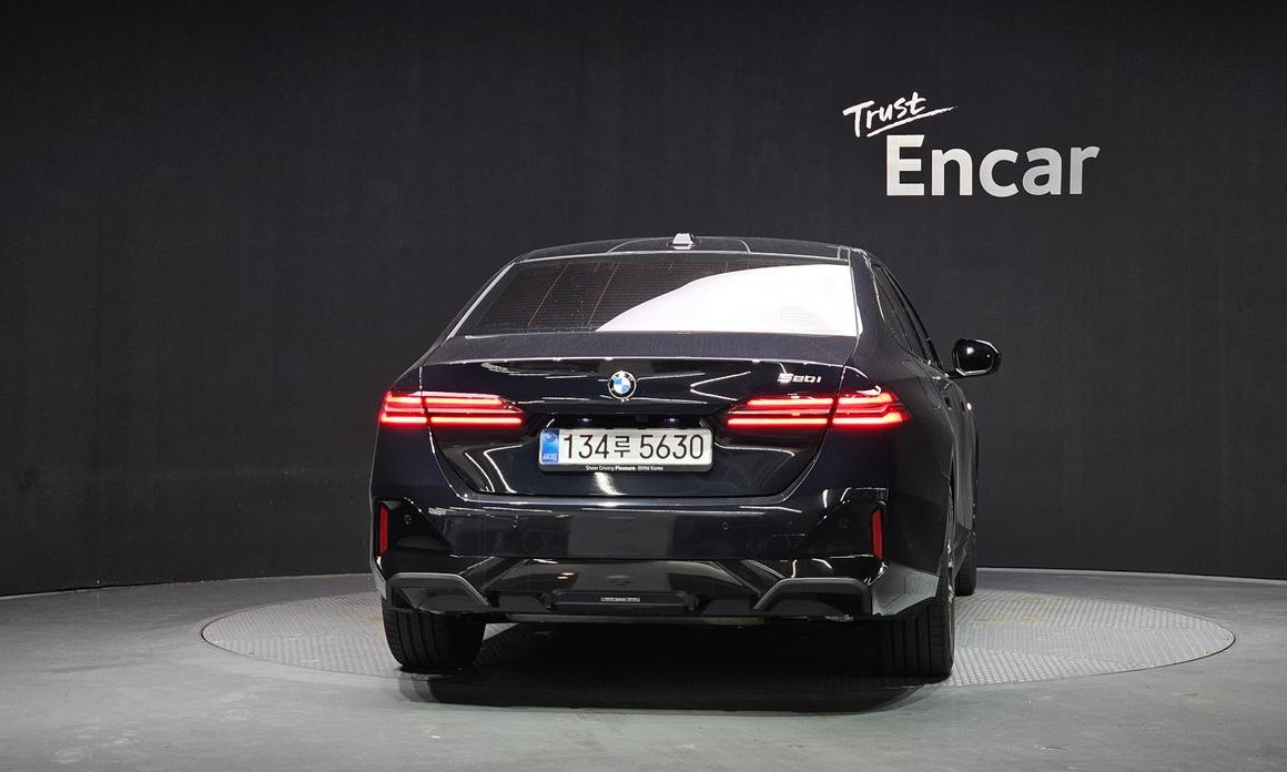 BMW 5-Series 520i M Sport, 2025
