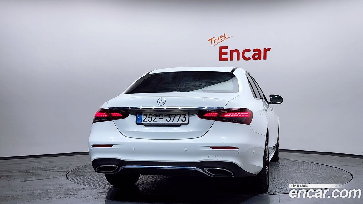 Mercedes-Benz E-Class E220d 4MATIC AMG Line, 2023