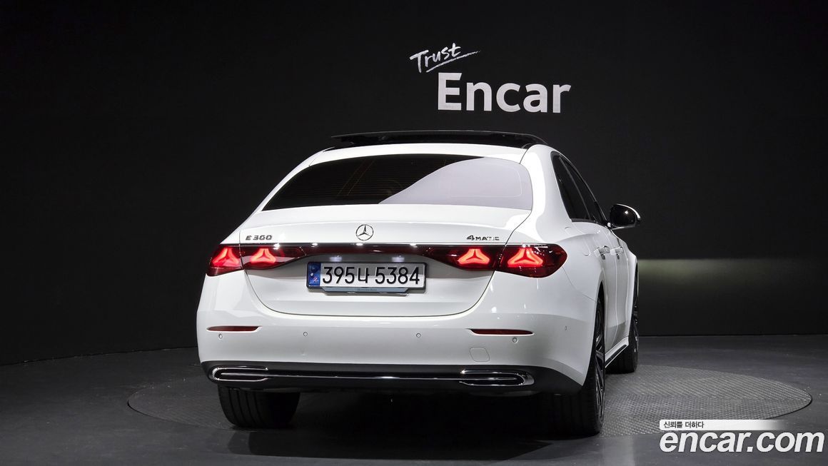 Mercedes-Benz E-Class E300 4MATIC Exclusive, 2024