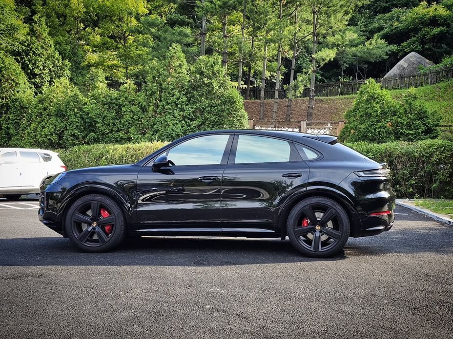 Porsche Cayenne 4.0 GTS Coupe, 2025