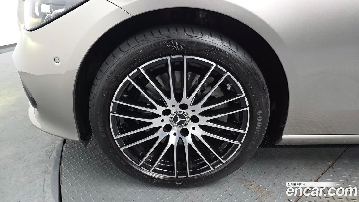 Mercedes-Benz C-Class C200 4MATIC Avantgarde, 2022