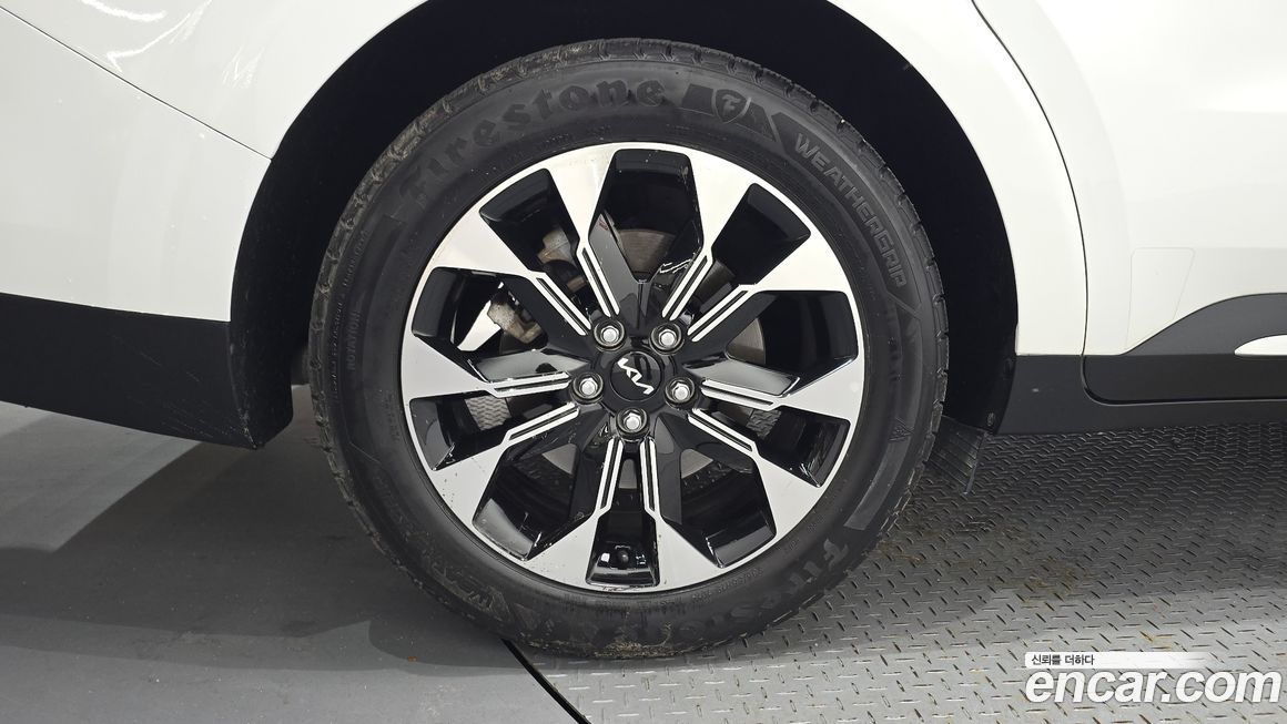 Kia Carnival 9-Seater Signature, 2023