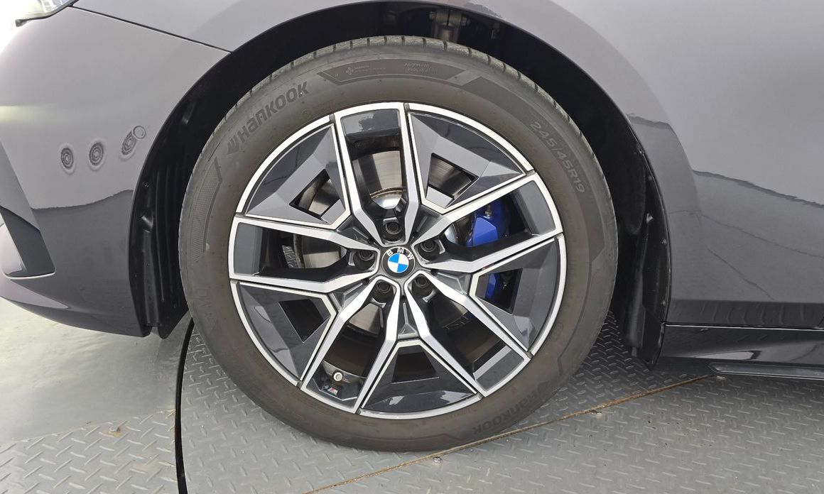 BMW 5-Series 520i M Sport, 2024