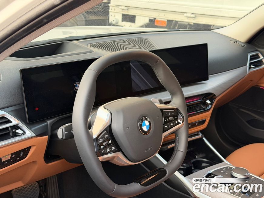 BMW 3-Series 320i, 2025