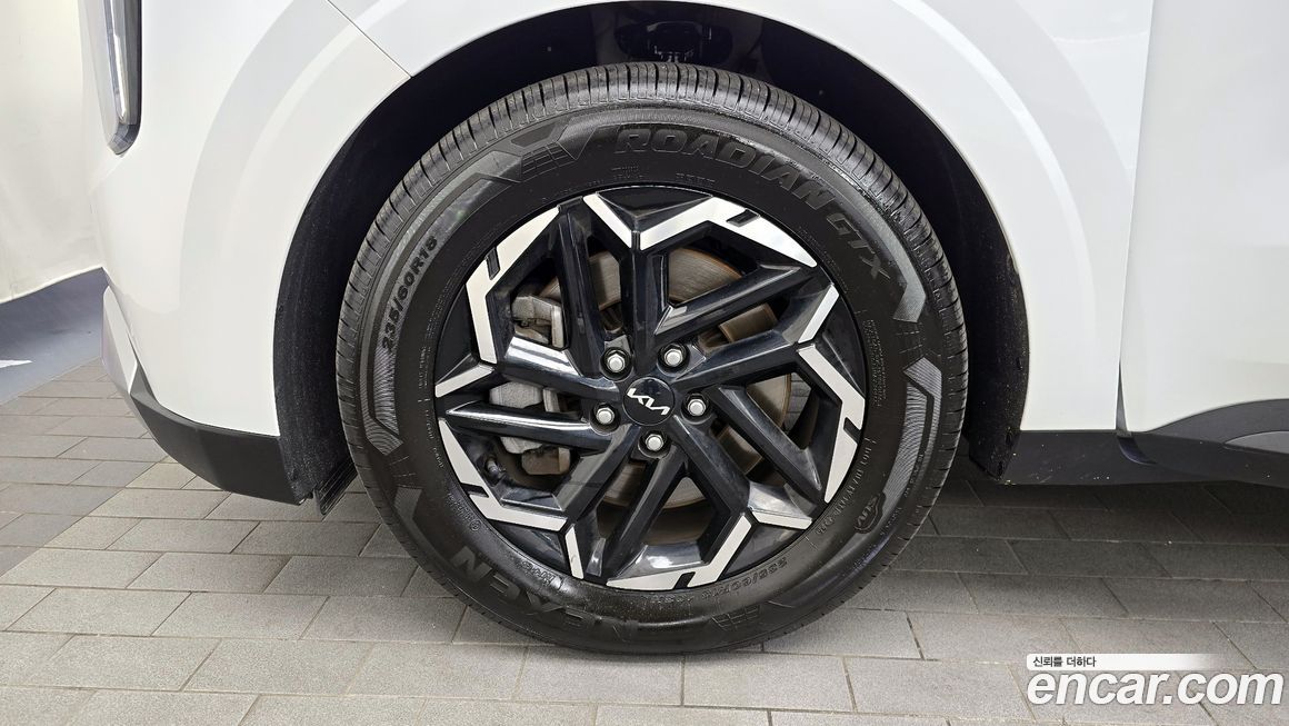 Kia Carnival 9-Seater Prestige, 2024