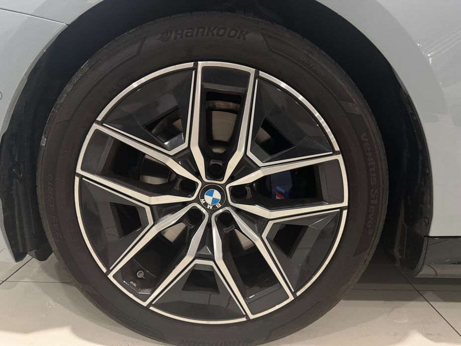 BMW 5-Series 520i M Sport, 2024