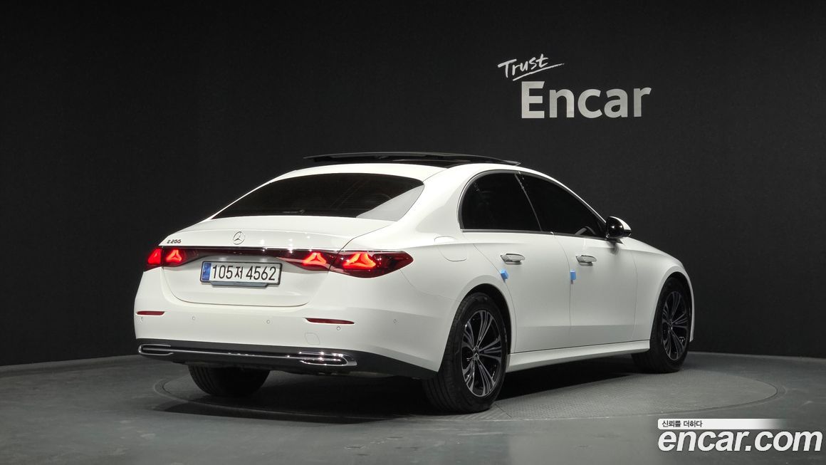 Mercedes-Benz E-Class E200 Avantgarde, 2024