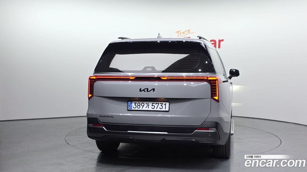 Kia Carnival 9-Seater Gravity, 2025