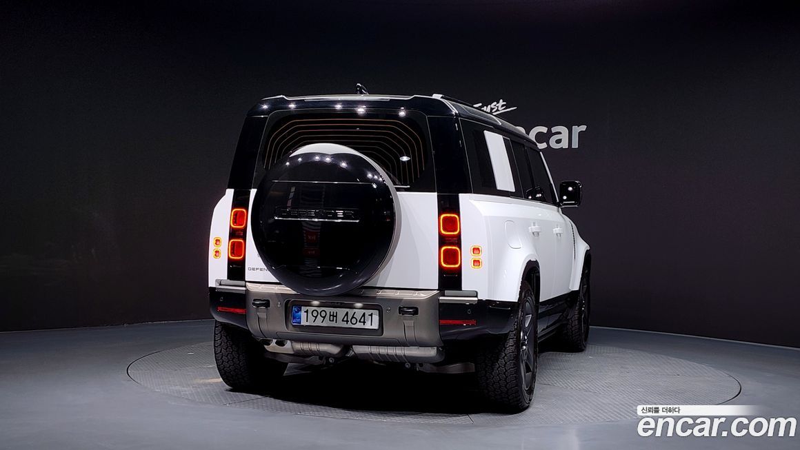 Land Rover Defender 110 D250 X-Dynamic SE, 2025