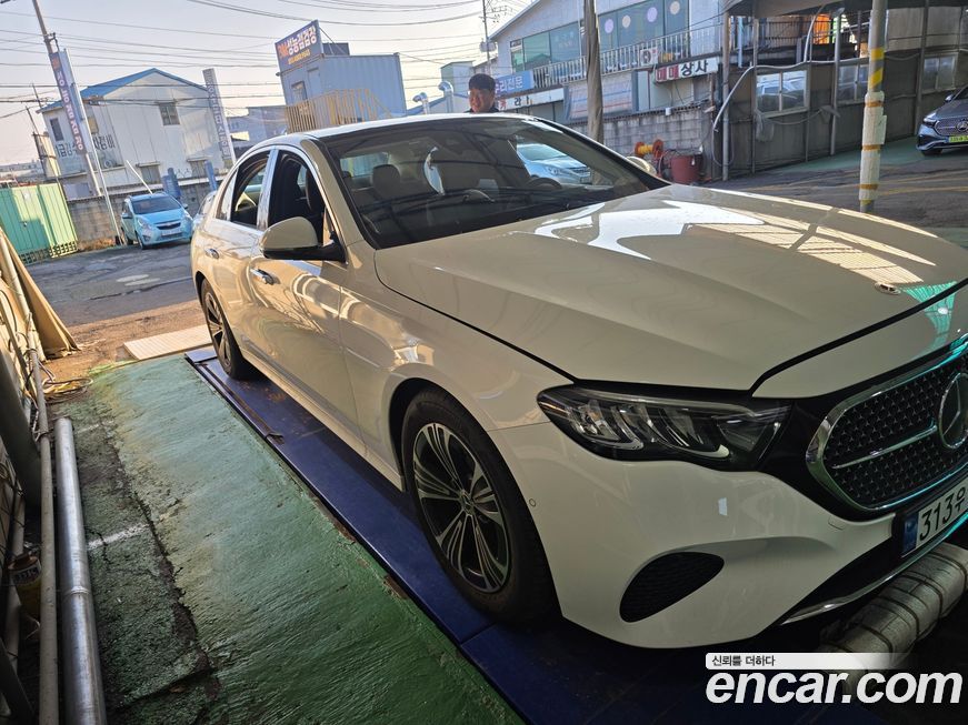 Mercedes-Benz E-Class E200 AMG Line, 2025