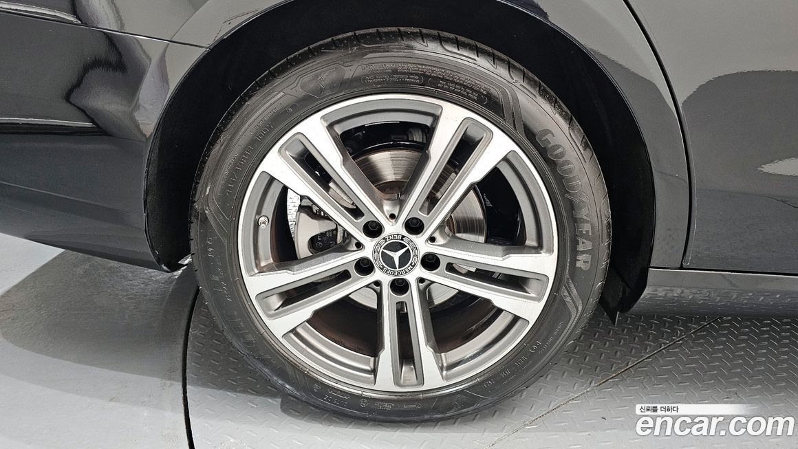 Mercedes-Benz E-Class E250 Avantgarde, 2023