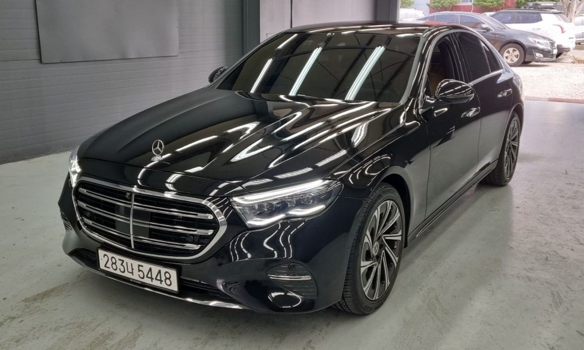 Mercedes-Benz E-Class E300 4MATIC Exclusive, 2024