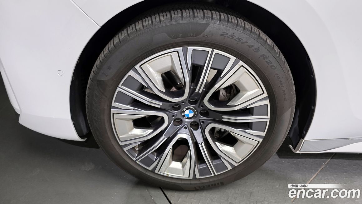 BMW 7-Series 740i sDrive Design Pure Excellence, 2023