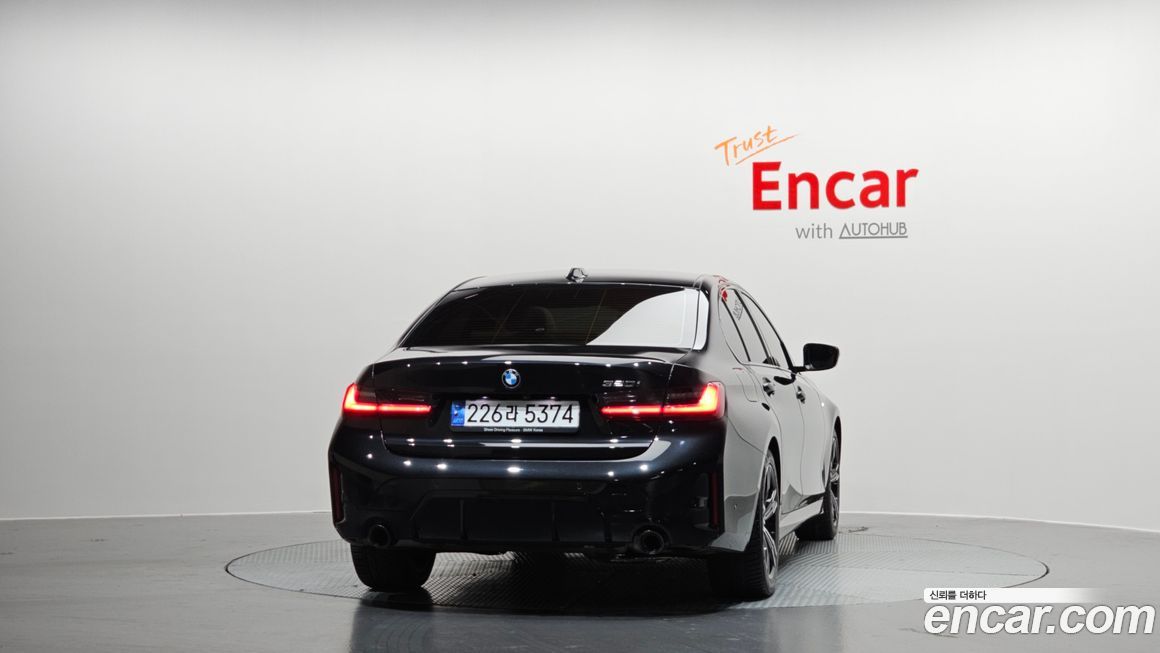 BMW 3-Series 320i M Sport, 2023