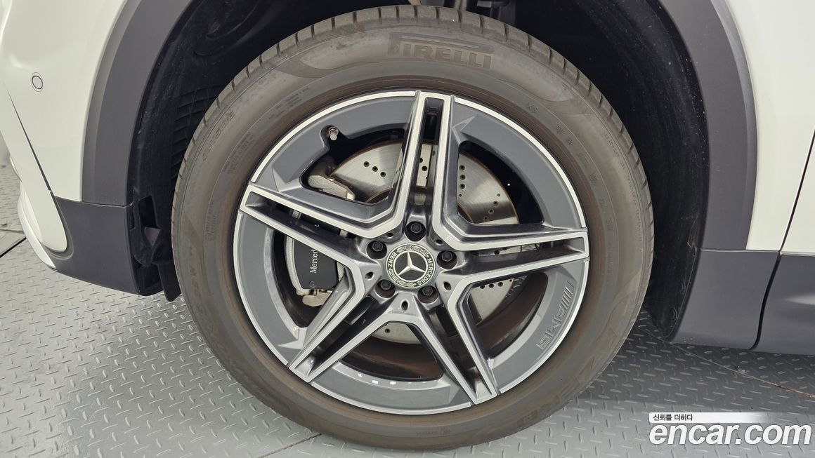 Mercedes-Benz GLB-Class GLB250 4MATIC, 2025