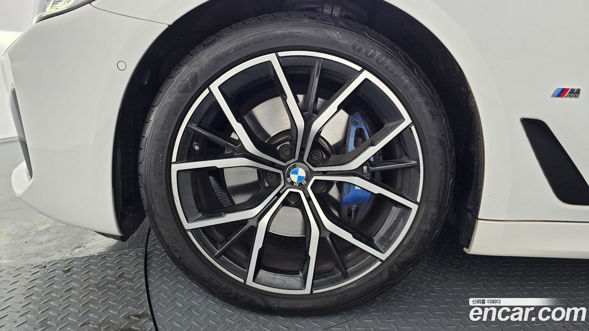 BMW 5-Series 530i M Sport Package, 2023