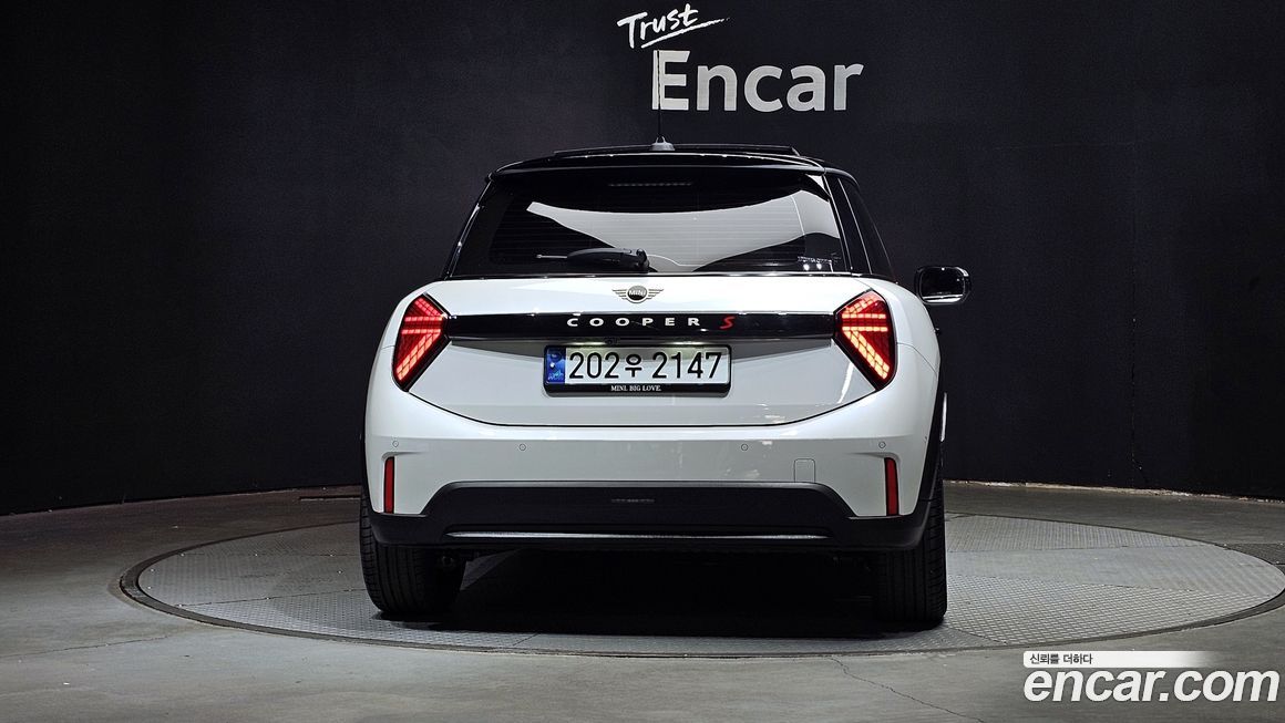 Mini Cooper Favoured, 2025