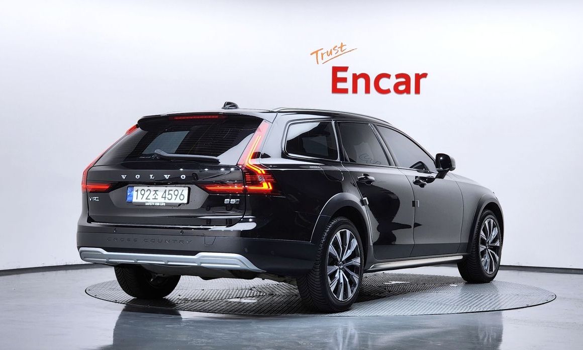 Volvo V90 B5 Ultimate AWD, 2024