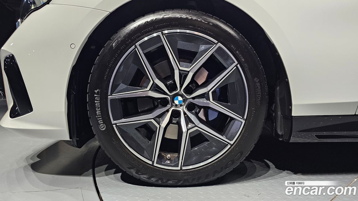 BMW 5-Series 520i M Sport, 2024