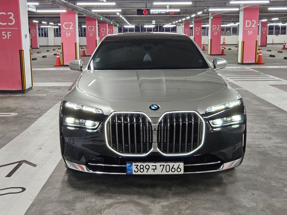 BMW 7-Series 740i sDrive Design Pure Excellence Individual, 2023
