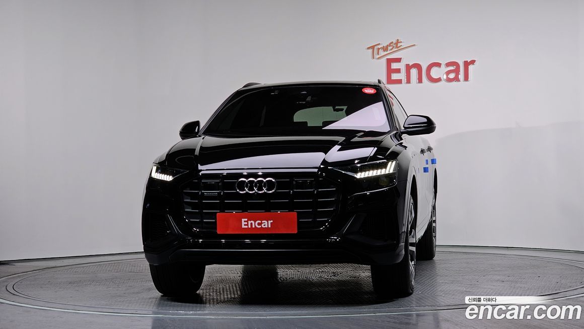 Audi Q8 55 TFSI Quattro Premium, 2023