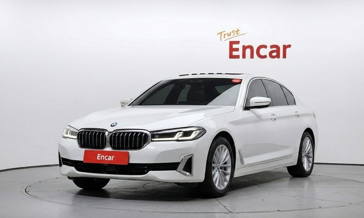 BMW 5-Series 530i Luxury, 2022