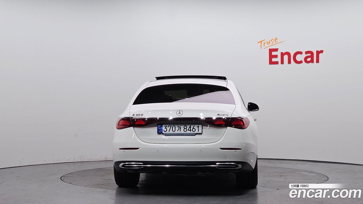 Mercedes-Benz E-Class E300 4MATIC Exclusive, 2024
