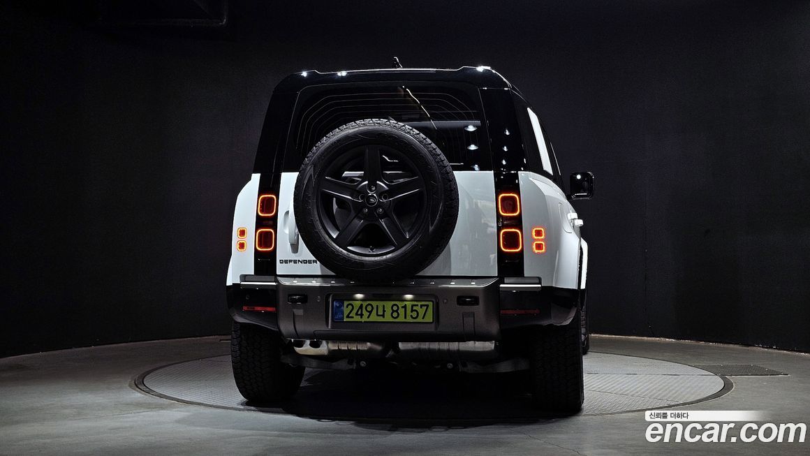 Land Rover Defender 110 D250 X-Dynamic SE, 2025