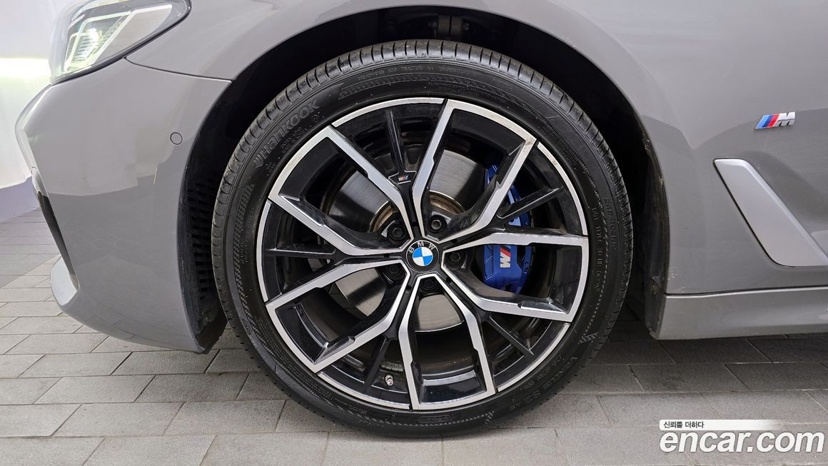 BMW 5-Series 530i M Sport Package, 2022