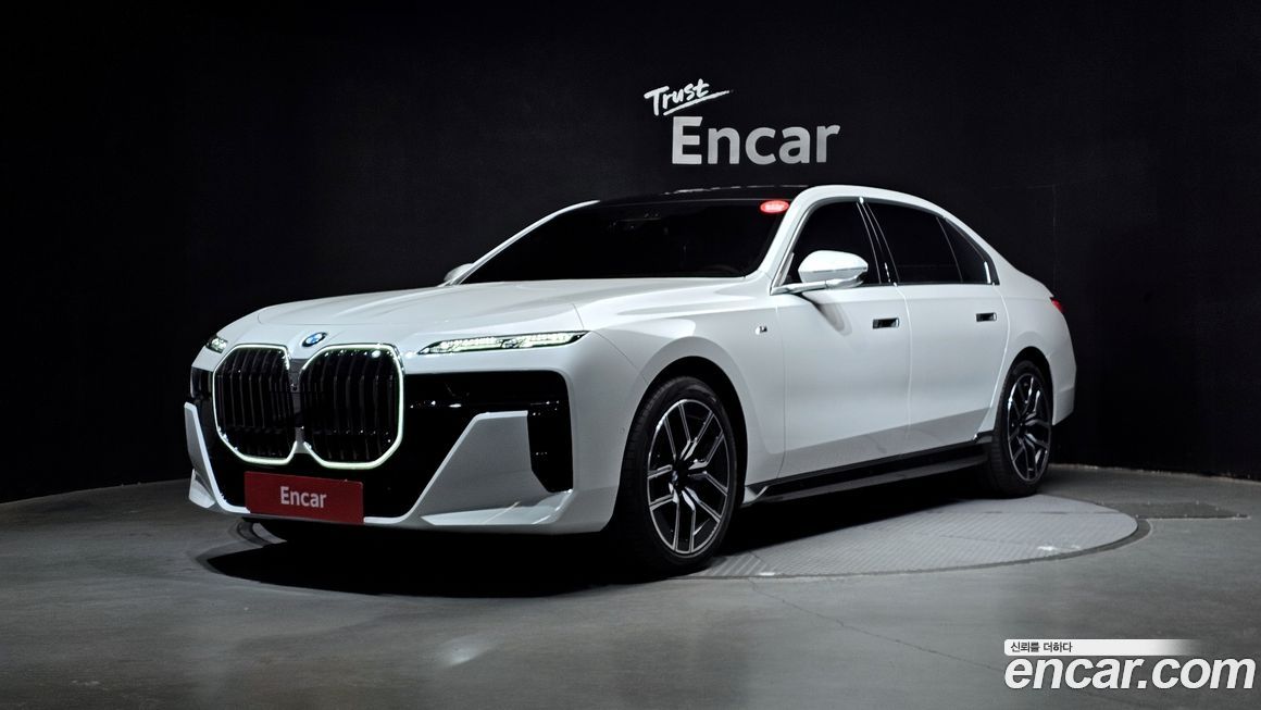 BMW 7-Series 740i xDrive M Sport, 2025