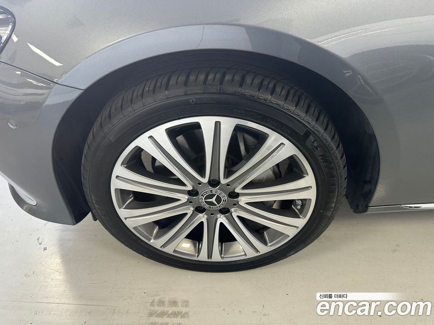 Mercedes-Benz E-Class E350 4MATIC Exclusive, 2023