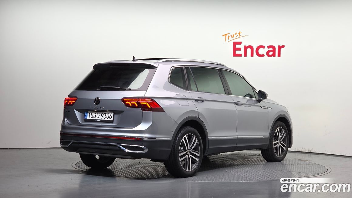 Volkswagen Tiguan 2.0 TSI Prestige, 2023
