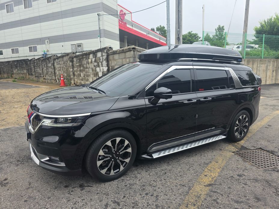 Kia Carnival 7-Seater Signature, 2023